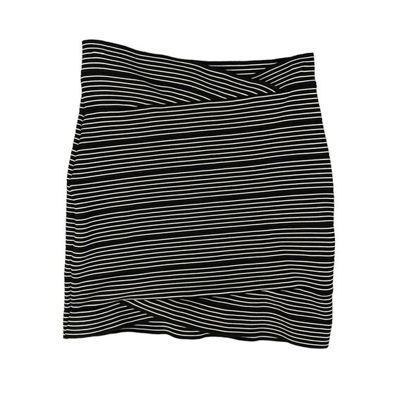 BCBGMaxazria Skirt Womens XS Extra Small Black White Striped Bandage Knit Mini - Picture 1 of 10